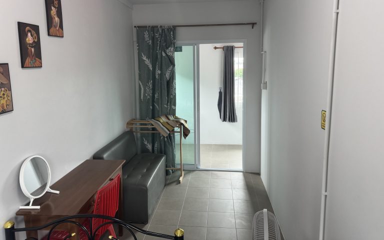 Small single room with one bed and a fan, no air conditioning – Lamai Inn, 4th floor